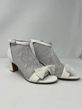 LifeStride Women's 10W Florence-Bow White Two Piece Heels